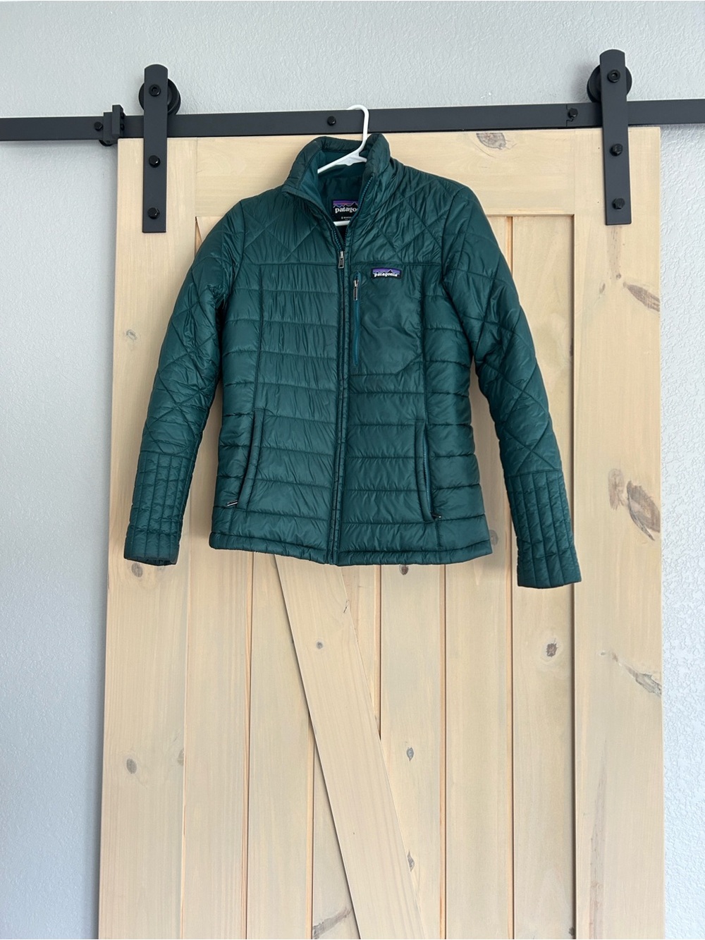 Patagonia Women’s Quilted Lightweight Puffer Jacket in Emerald Green